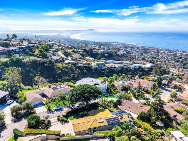 6130 Terryhill Drive, La Jolla CA: https://media.crmls.org/mediaz/c02a9ece-f6bb-41c5-a985-fe376b28c784.jpg