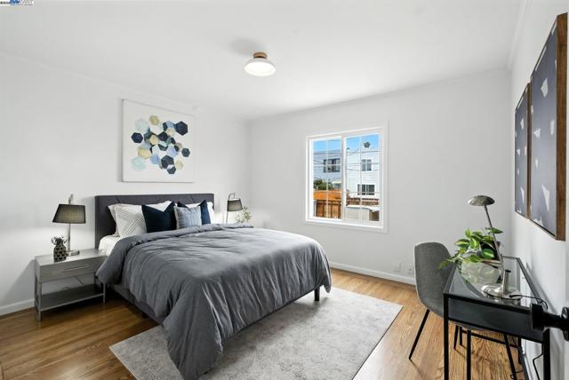 24 Riverton Dr, San Francisco CA: https://media.crmls.org/mediaz/c02ad2db-3f5a-4d84-955e-38cd0428860a.jpg