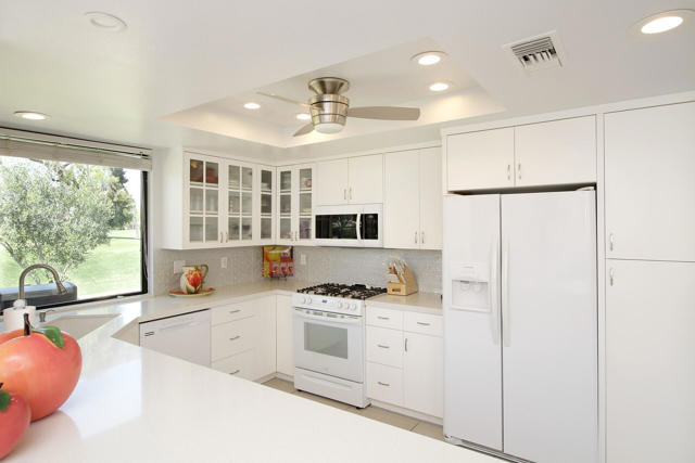 Image 10 of 42 For 74 La Ronda Drive