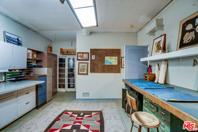2020 Redcliff Street, Los Angeles CA: https://media.crmls.org/mediaz/c02bc64c-d2a2-4ac9-8b65-2e1bc401a964.jpg