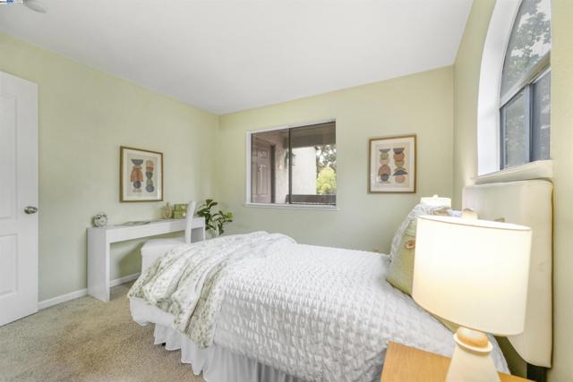 Image 30 of 60 For 2250 Monroe St  260