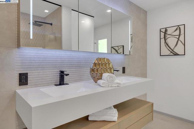 560 Old Orchard Drive, Danville CA: https://media.crmls.org/mediaz/c02f04c0-126a-4e87-83e6-86e2a3e8ef1e.jpg