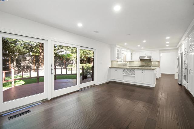 311 Andros Dr, San Ramon CA: https://media.crmls.org/mediaz/c02f0692-a224-43c9-9c8e-c9556c0397f0.jpg