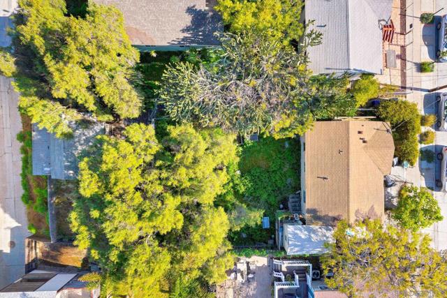 918 27Th St, San Diego CA: https://media.crmls.org/mediaz/c02f0e56-e321-47ab-9115-af69c0777dbe.jpg
