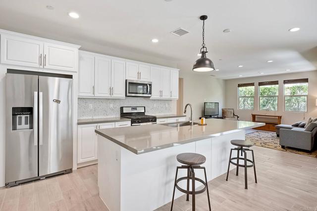 Detail Gallery Image 14 of 39 For 678 Gemstone Dr, San Marcos,  CA 92078 - 4 Beds | 3 Baths