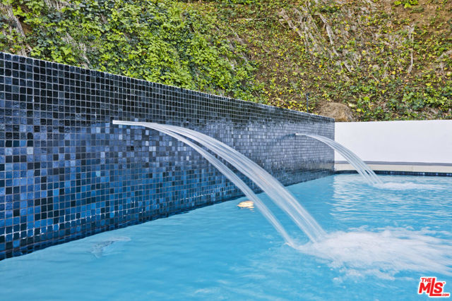 3712 Berry Drive, Studio City CA: https://media.crmls.org/mediaz/c02fc823-fb1b-40a1-9606-0a23da4a3d37.jpg