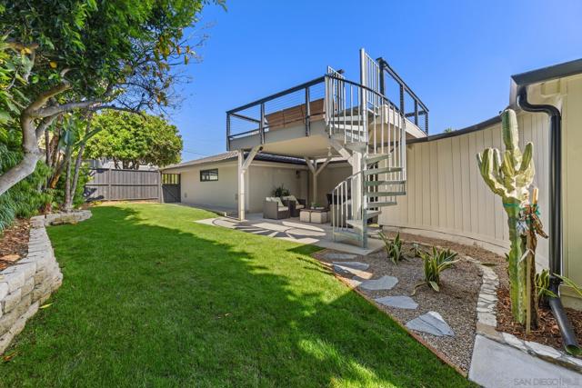 896 La Jolla Rancho Road, La Jolla CA: https://media.crmls.org/mediaz/c031816c-0c66-4d54-a3f0-669955f616d1.jpg