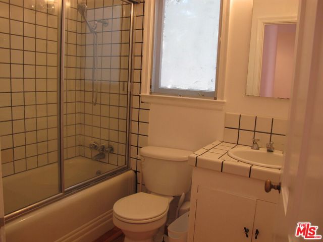 Bathroom 1 - 1st Floor