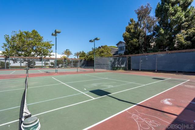 8880 Villa La Jolla Dr, La Jolla CA: https://media.crmls.org/mediaz/c032fd51-553e-442e-bbad-8481270e57da.jpg