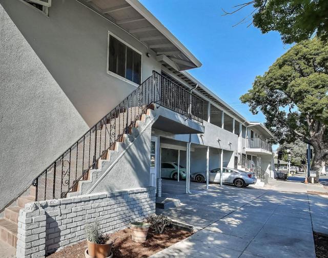 Image 10 of 18 For 215 Oak Street