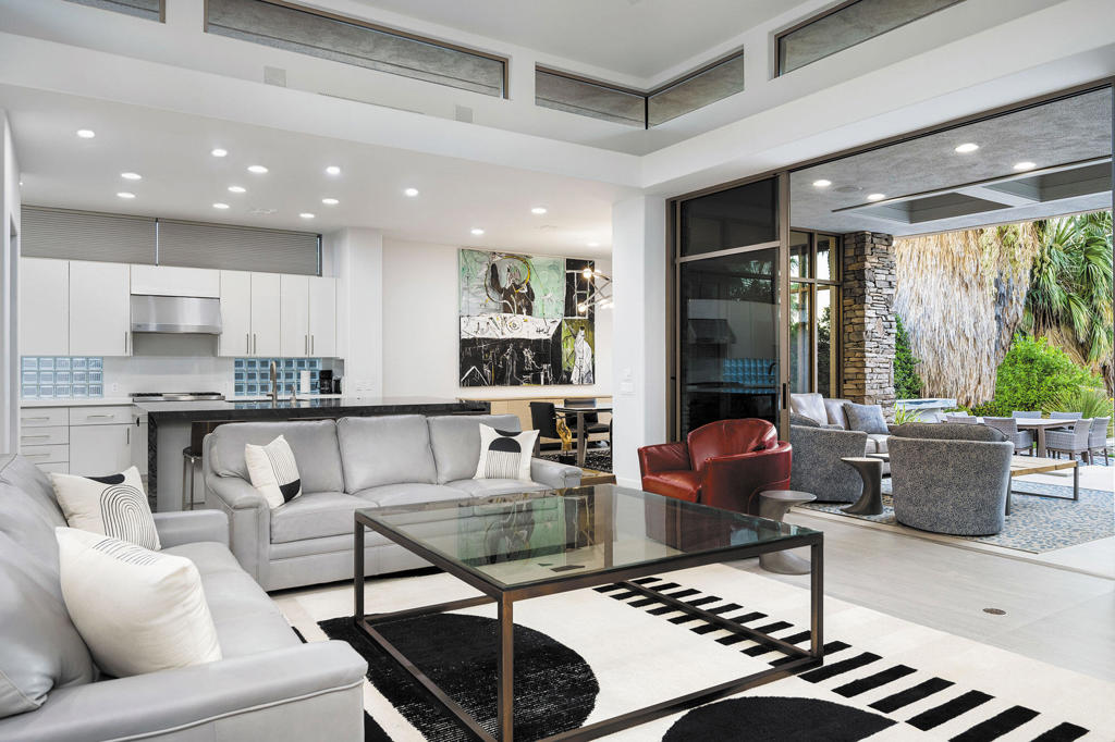 1102 Lake Vista Vista
