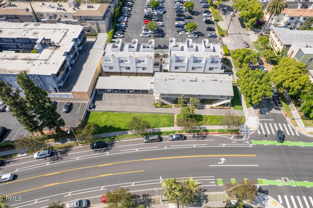 999 Cordova Street, Pasadena CA: https://media.crmls.org/mediaz/c033ce0a-1882-4fc1-8d28-9fb22d0d802c.jpg