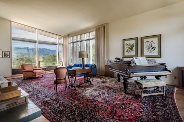 640 Los Trancos Road,  CA: https://media.crmls.org/mediaz/c033fb22-6a90-41cb-831b-ee75b64b91f5.jpg