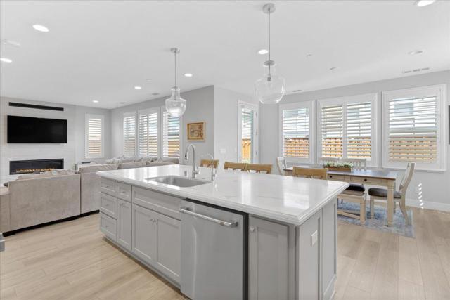 277 Skyview Drive, Marina CA: https://media.crmls.org/mediaz/c034de4e-f33a-40bd-961f-5f44f53c0c6c.jpg