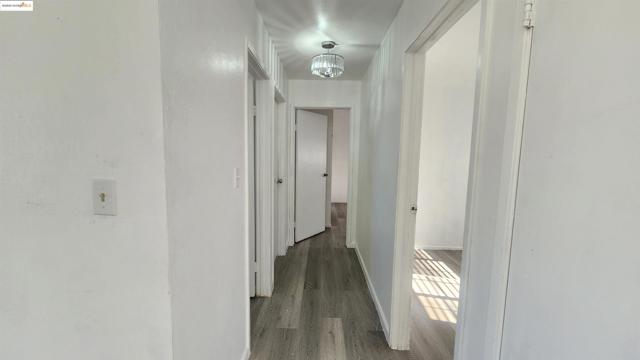 9220 Bancroft Ave, Oakland CA: https://media.crmls.org/mediaz/c0352866-91e4-4622-9d5b-e7c3c7c04f02.jpg