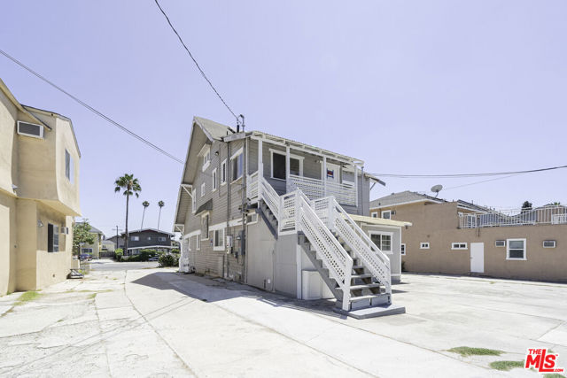 1717 Crenshaw Boulevard, Los Angeles, California 90019, 6 Bedrooms Bedrooms, ,3 BathroomsBathrooms,Single Family Residence,For Sale,Crenshaw,24429049