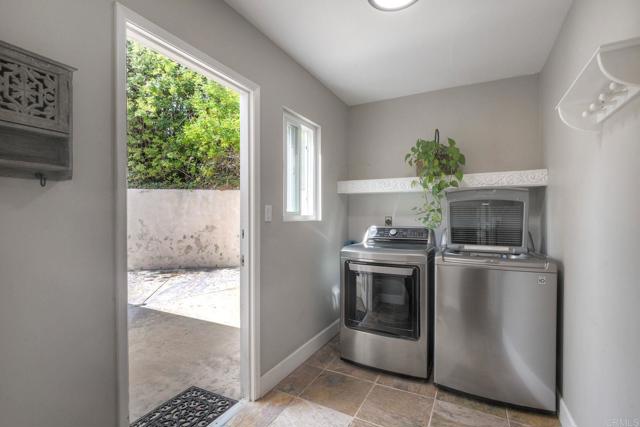 Detail Gallery Image 22 of 37 For 2017 Caracol Ct, Carlsbad,  CA 92009 - 3 Beds | 2/1 Baths