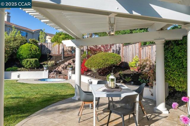 9662 Velvet Leaf Cir, San Ramon CA: https://media.crmls.org/mediaz/c036544d-e0f4-45ef-9f43-23e38a58b1d5.jpg