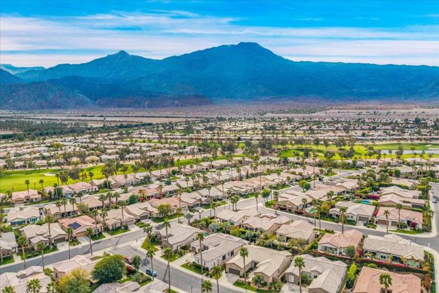 61255 Portulaca Drive, La Quinta CA: https://media.crmls.org/mediaz/c0366cf6-11c6-4e57-8a9f-22de0b9693c1.jpg