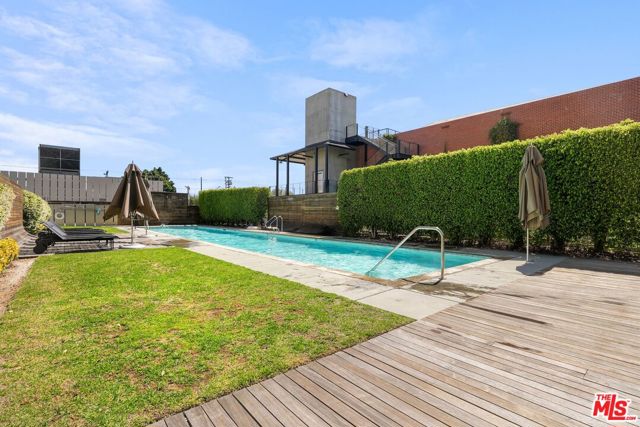 1850 Industrial Street, Los Angeles CA: https://media.crmls.org/mediaz/c0374d20-2464-4a27-88b4-e2794ea92174.jpg