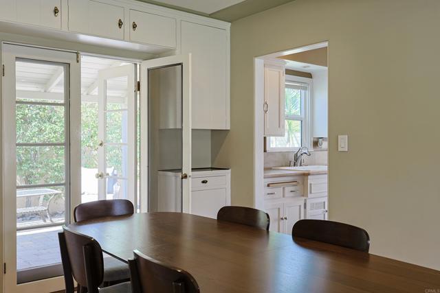 518 5th Street, Coronado CA: https://media.crmls.org/mediaz/c038c6a5-0c3f-421d-8a24-8c11b73c8ca4.jpg