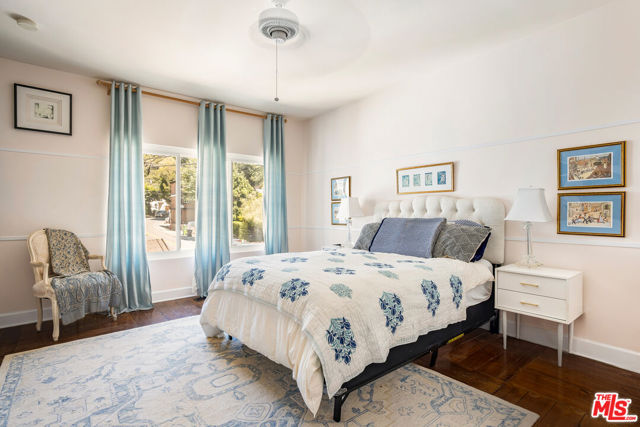 1647 N Beverly Glen Boulevard, Los Angeles CA: https://media.crmls.org/mediaz/c038f7b2-1acb-4ff8-b47c-54a57746d45c.jpg