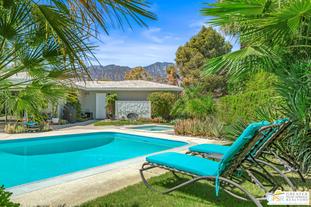 2072 S Bobolink Lane, Palm Springs, CA 92264