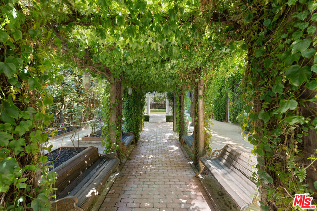 362 Bell Street, Los Alamos CA: https://media.crmls.org/mediaz/c03951ba-808a-4e38-943e-7dffdda2c964.jpg