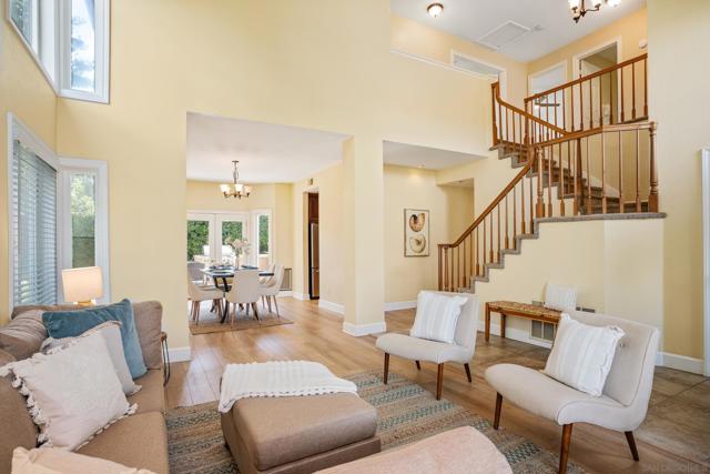 2009 Applewood Ln, Vista CA: https://media.crmls.org/mediaz/c0397bc8-56a0-4e47-aae4-6a04744b72fb.jpg
