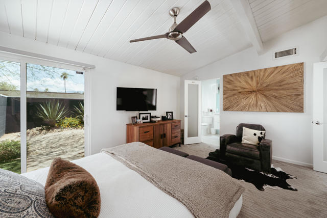 2845 E Wyman Drive, Palm Springs CA: https://media.crmls.org/mediaz/c039872e-8720-4b4a-9547-11b0f2cd4783.jpg