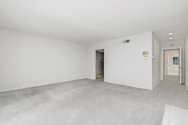 16445 Garvin Drive, Encino CA: https://media.crmls.org/mediaz/c03996de-7683-4cba-b408-d56242eb861b.jpg