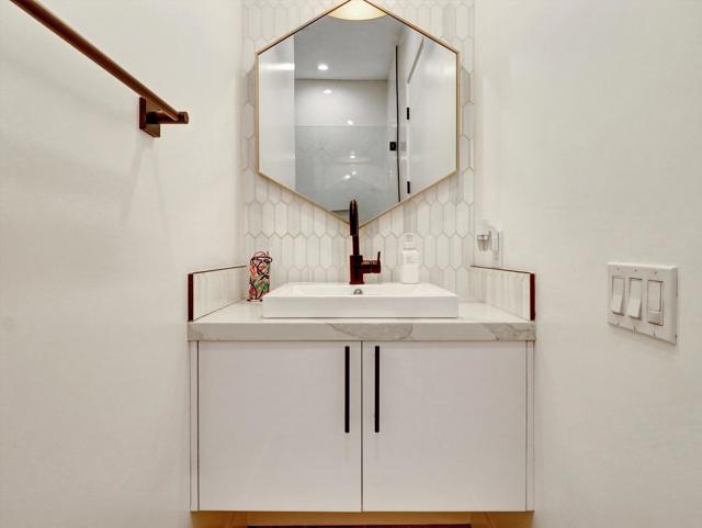 54050 Avenida Obregon, La Quinta CA: https://media.crmls.org/mediaz/c039f7ab-f716-4ab7-b374-5fefec0301a1.jpg