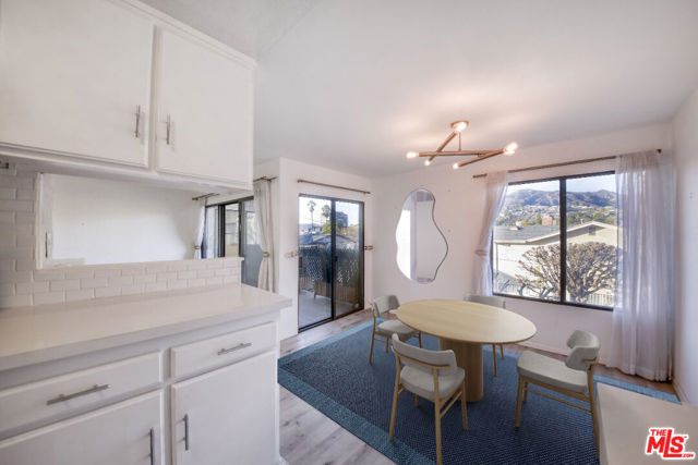 515 N Jackson Street, Glendale CA: https://media.crmls.org/mediaz/c03a66eb-8bef-4088-b12c-17cc43273869.jpg