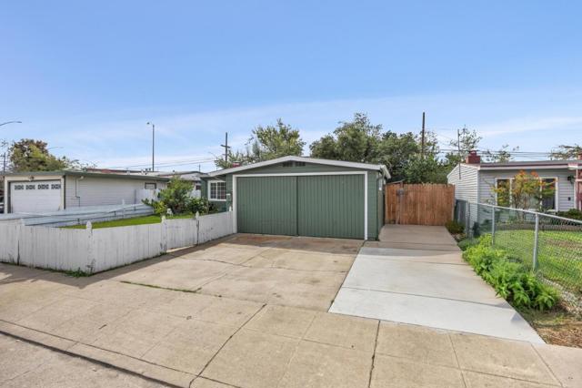 1224 Norton Street, San Mateo CA: https://media.crmls.org/mediaz/c03acdbc-cbde-47c9-8f39-5b711173ac88.jpg