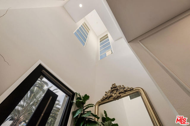 5929 Coral Place, Playa Vista CA: https://media.crmls.org/mediaz/c03ad476-ce19-435f-9cc4-64647e87e2e4.jpg