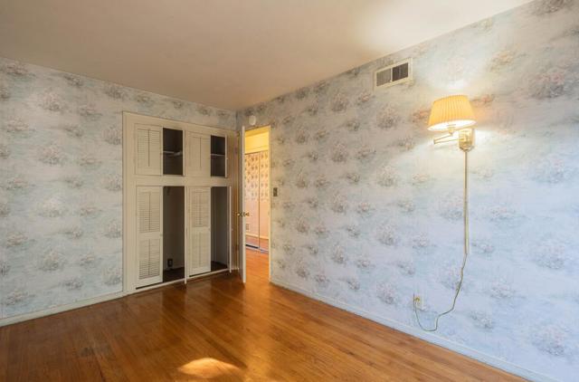 217 Iris Drive, Salinas CA: https://media.crmls.org/mediaz/c03ae7ff-68a0-44b2-8dfe-9ee9021935d6.jpg