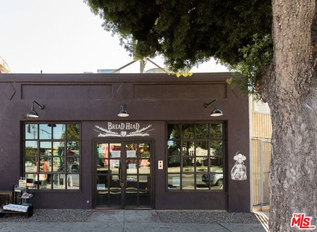 12906 Venice Boulevard, Los Angeles CA: https://media.crmls.org/mediaz/c03b10f4-5fb4-40ca-b261-85ad3b806a49.jpg