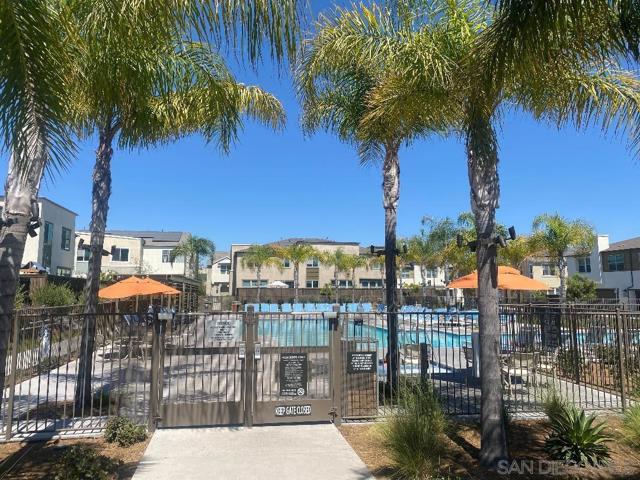 2320 Trevi Circle, Chula Vista CA: https://media.crmls.org/mediaz/c03b2c15-f49e-4fd4-82a2-3bc279543598.jpg