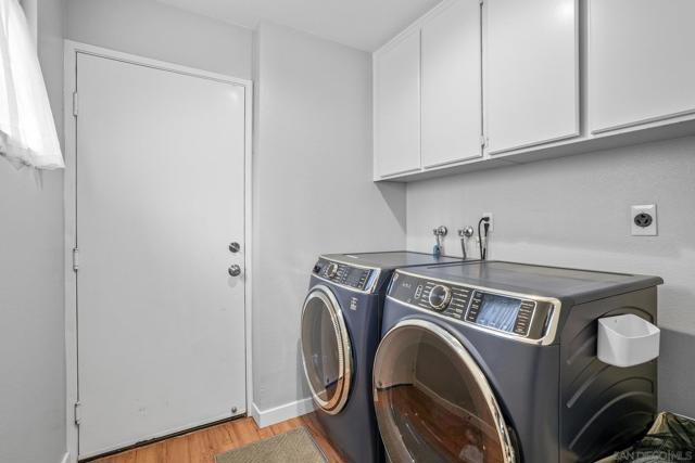 11378 Via Rancho San Diego, El Cajon CA: https://media.crmls.org/mediaz/c03b5eb5-39d7-4a34-8878-a4ace2dc40bb.jpg