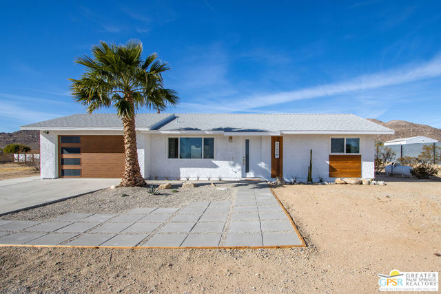 4742 Avenida La Flora Desierta, Joshua Tree CA: https://media.crmls.org/mediaz/c03b94e6-865c-40fe-ba8d-e6a91a45167e.jpg