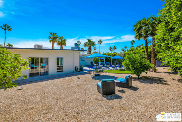 1841 N Berne Drive, Palm Springs CA: https://media.crmls.org/mediaz/c03bc7d6-1850-42b2-9ca7-f5b14ad3451a.jpg