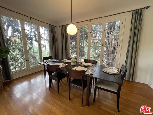263 Lamont Drive, Los Angeles CA: https://media.crmls.org/mediaz/c03c0994-4a35-4314-91f5-31bb33133cb9.jpg