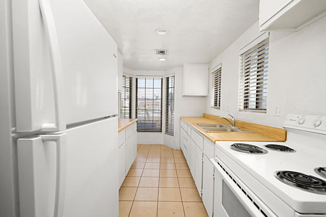 73345 Royal Palm Drive, Palm Desert CA: https://media.crmls.org/mediaz/c03d4916-c621-40e2-9d22-e018b91ee596.jpg