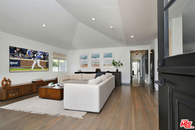 18033 Rosita Street photo 6