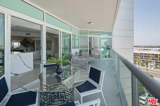 13600 Marina Pointe Drive, Marina del Rey CA: https://media.crmls.org/mediaz/c03f5411-3961-4eb4-a2b0-458ff3ef55fe.jpg