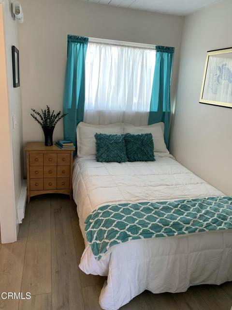 163 E Bowling Green, Port Hueneme CA: https://media.crmls.org/mediaz/c03f5683-0340-4dd1-a57f-52dc01220bda.jpg