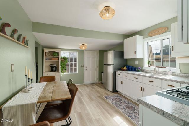 104 E Warner Street, Ventura CA: https://media.crmls.org/mediaz/c03fbc24-bb31-4ae7-a9d3-57f911ab6b38.jpg