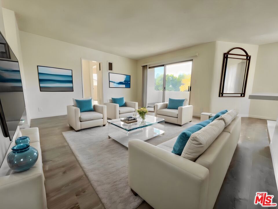 1426 S Orange Grove Avenue #6