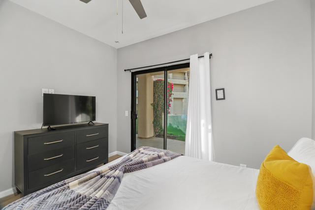 Image 16 of 34 For 67837 Portales Drive 245