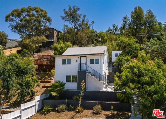 621 Isabel Street, Los Angeles CA: https://media.crmls.org/mediaz/c040fc27-6dd4-4aaf-9ed2-de59b220c9d4.jpg